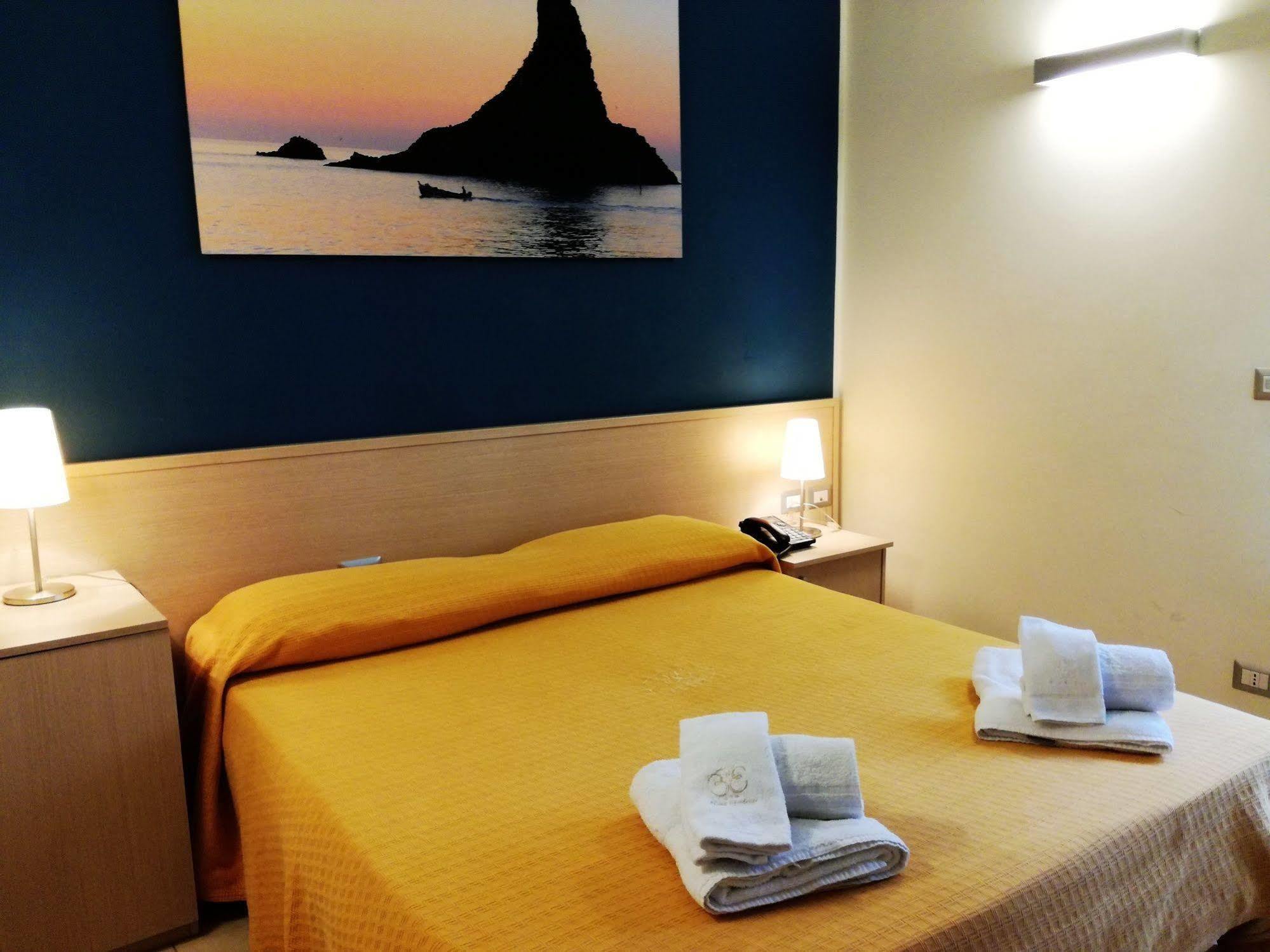 Hotel Residence Empedocle Messina Eksteriør billede