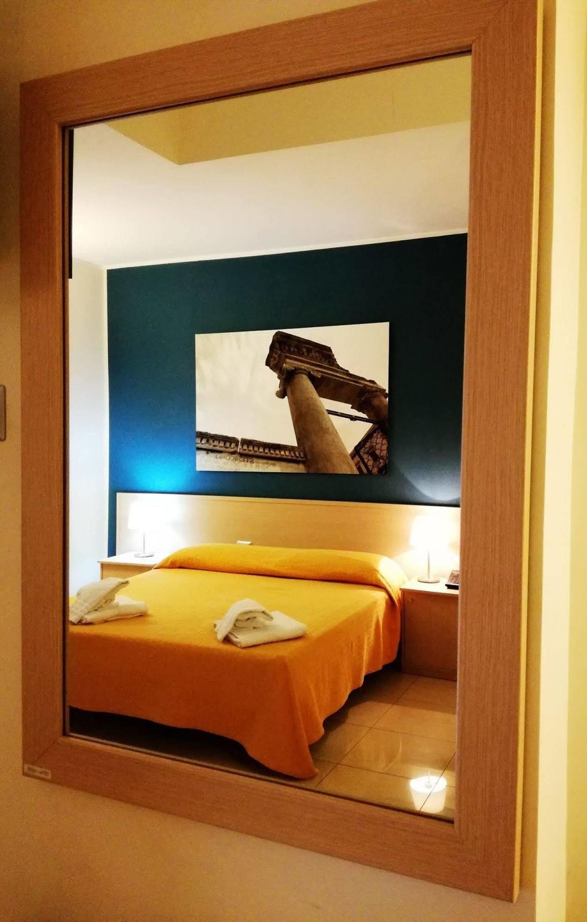 Hotel Residence Empedocle Messina Eksteriør billede